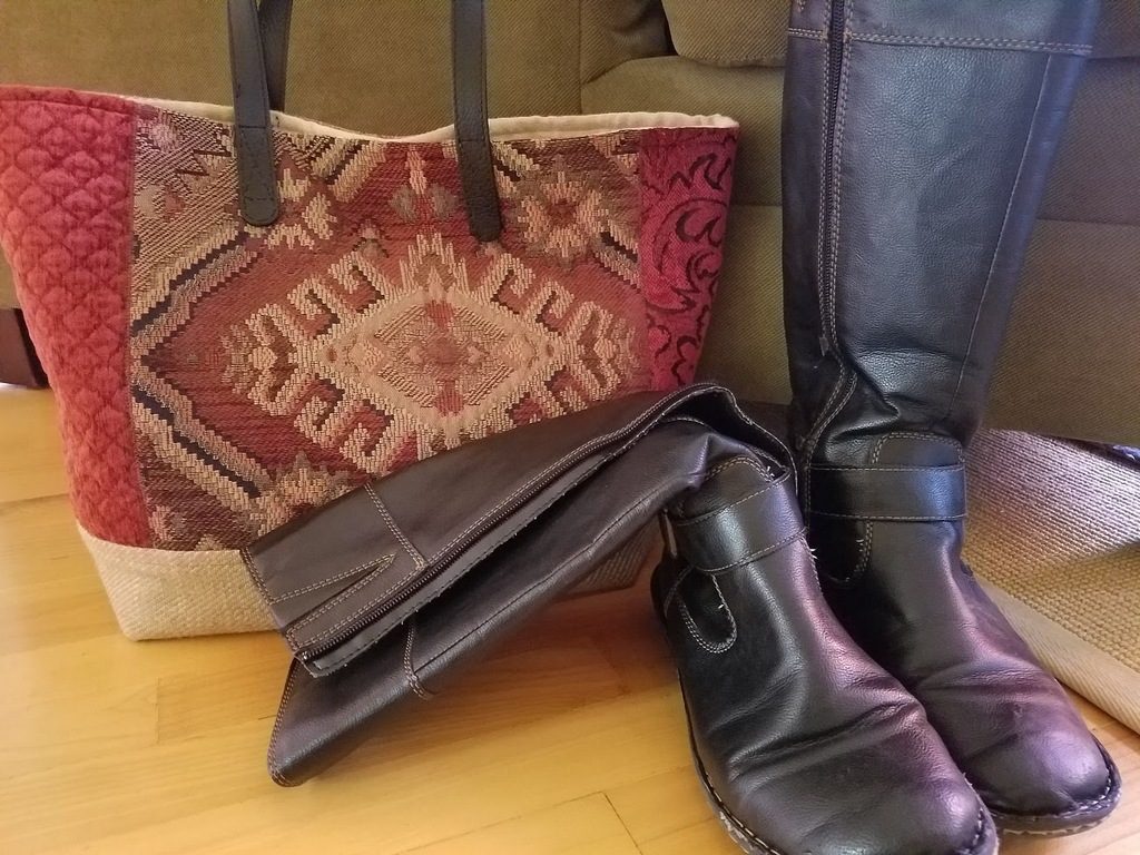 Any Texture Finished Renaissance Tote ready to use, luxurious handbag