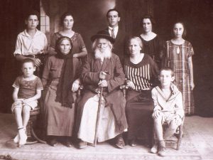 Yitzhak Lipkin and family