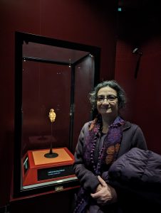Me with Venus of Willendorf in Vienna museum